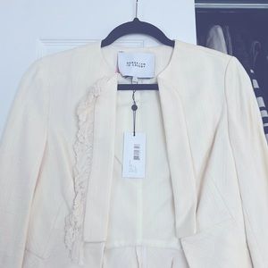 Beautiful blazer with peplum back